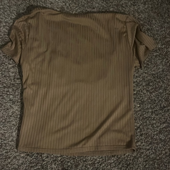 Large brown top with good material - Picture 3 of 4